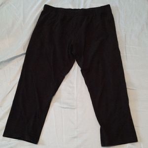 Black cotton capri leggings